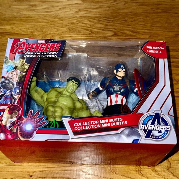 Marvel Other - New Marvel Avengers Mini Bust Figures Hulk And Captain America